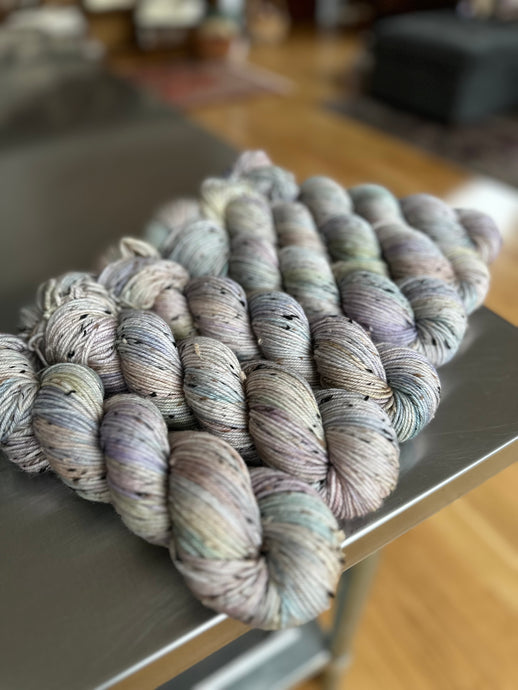 Moonstone Tweedy DK